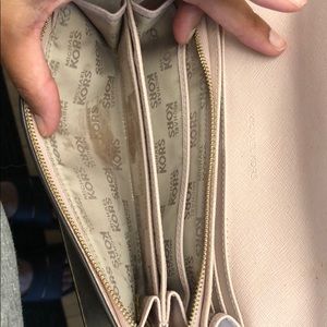 Michael Kors Bags - Michael Kors wallet Michael Kors Bags - Michael Kors wallet